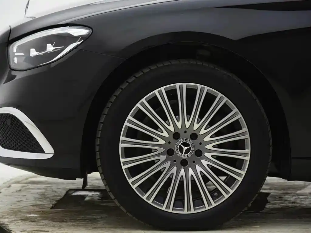 Mercedes-Benz E-Class 2022 — фото 12