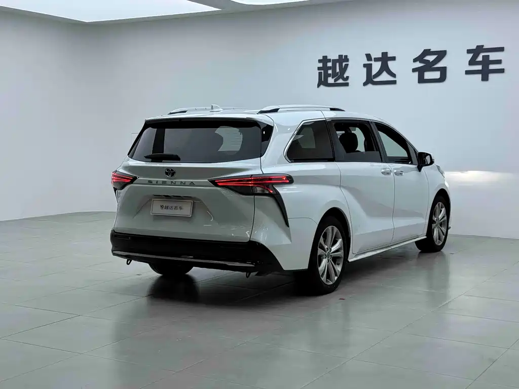 Toyota Sienna 2023 — фото 22