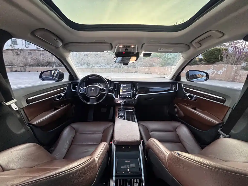 Volvo S90 2017 — фото 23