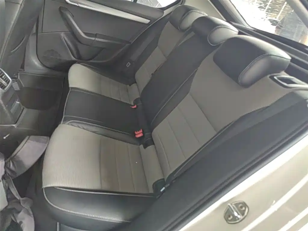 Skoda Octavia 2016 — фото 17