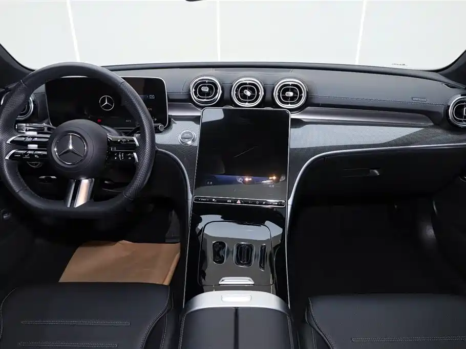 Mercedes-Benz C-Class 2023 — фото 22
