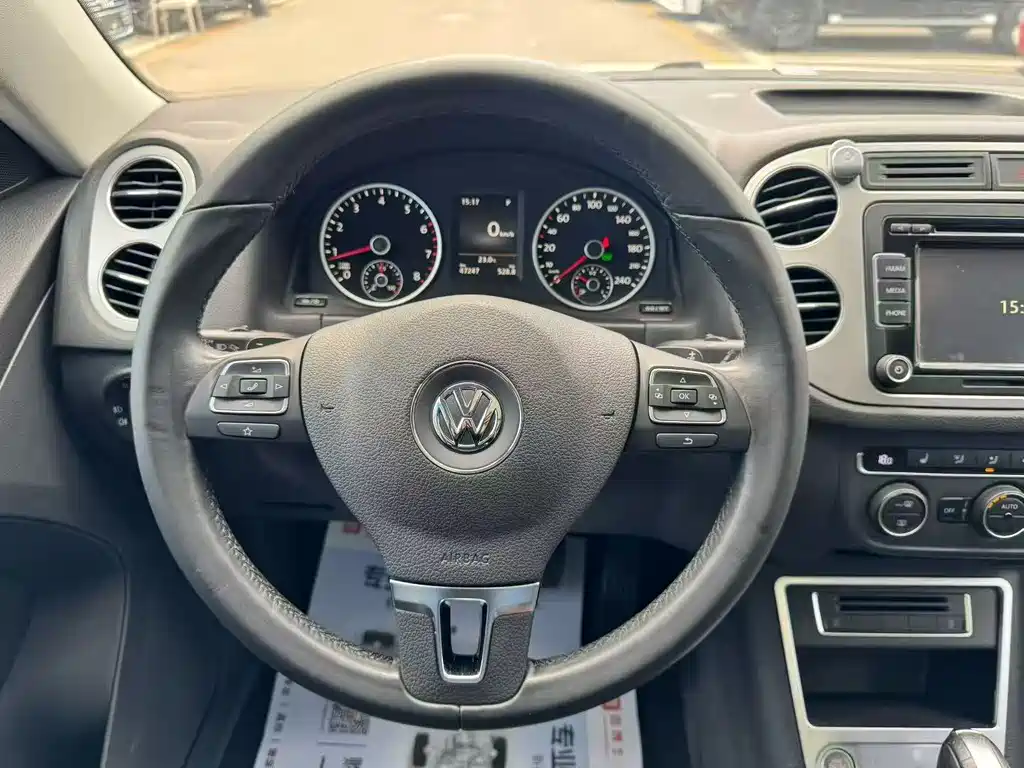Volkswagen Tiguan 2015 — фото 2