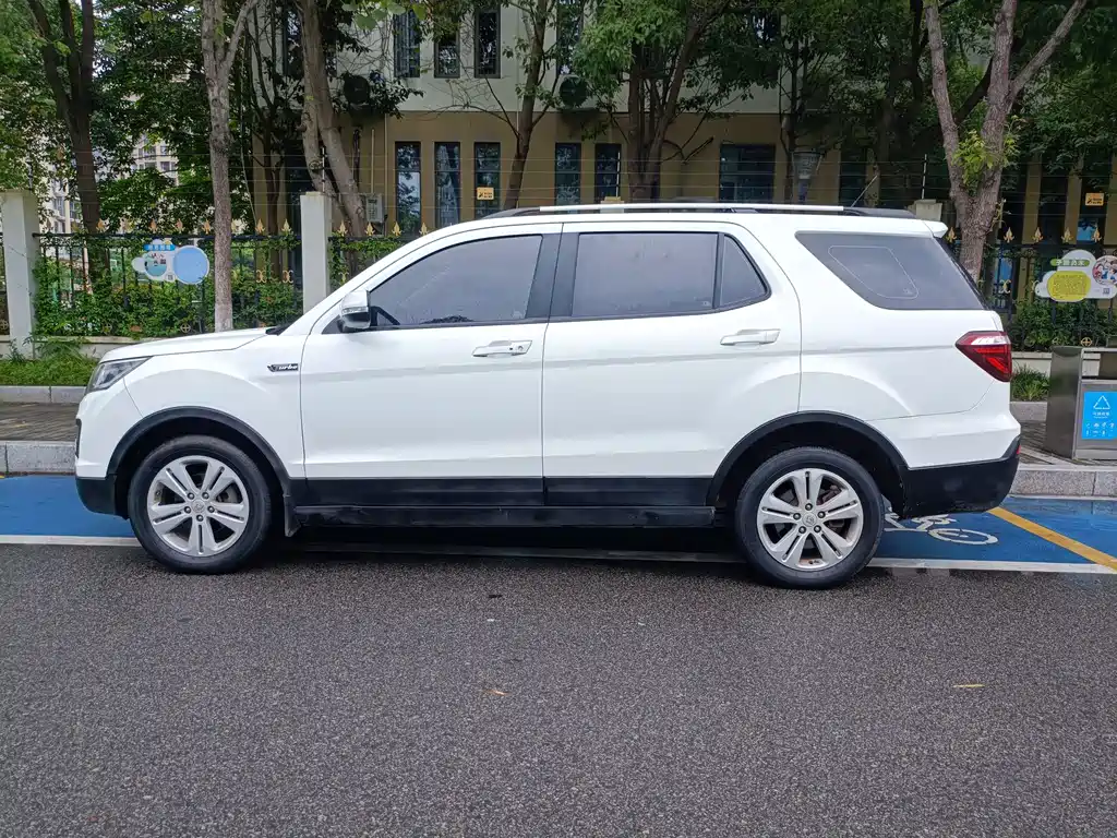 Oshan Oushang CX70 2017