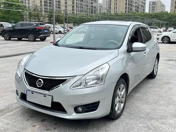 Nissan Tiida 2013