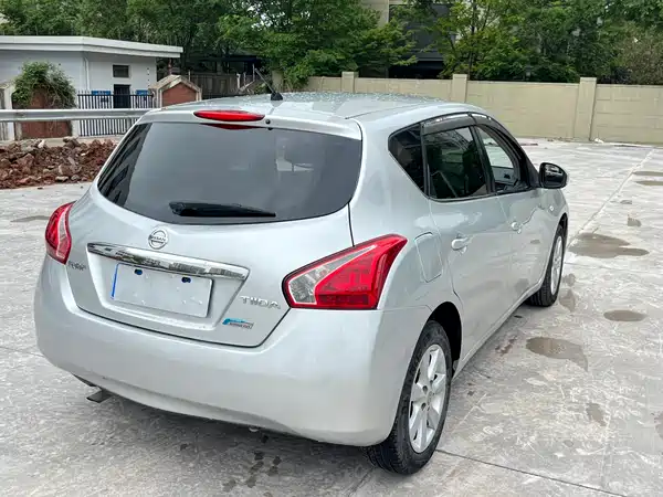 Nissan Tiida 2013