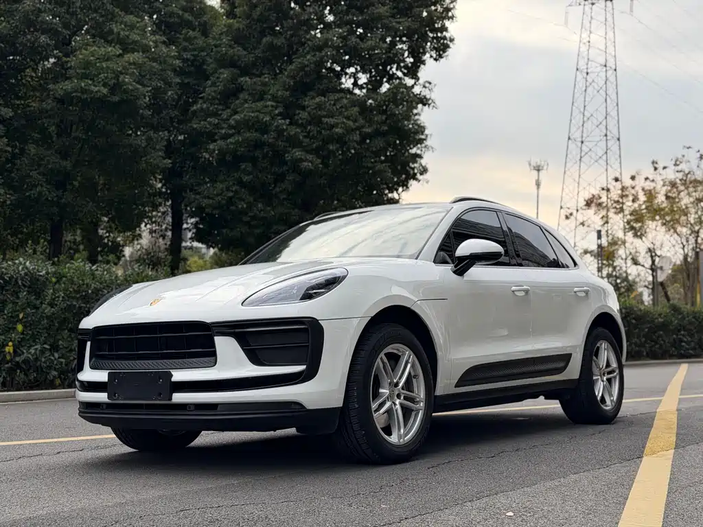 Porsche Macan 2024 — фото 1