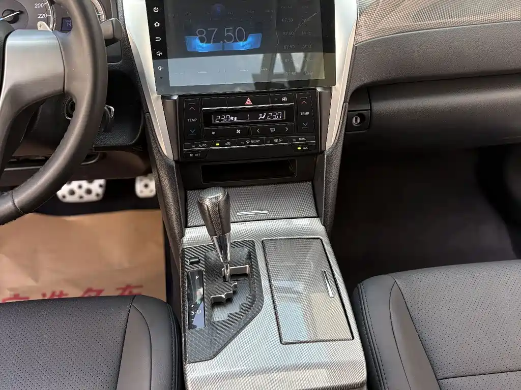 Toyota Camry 2016 — фото 13