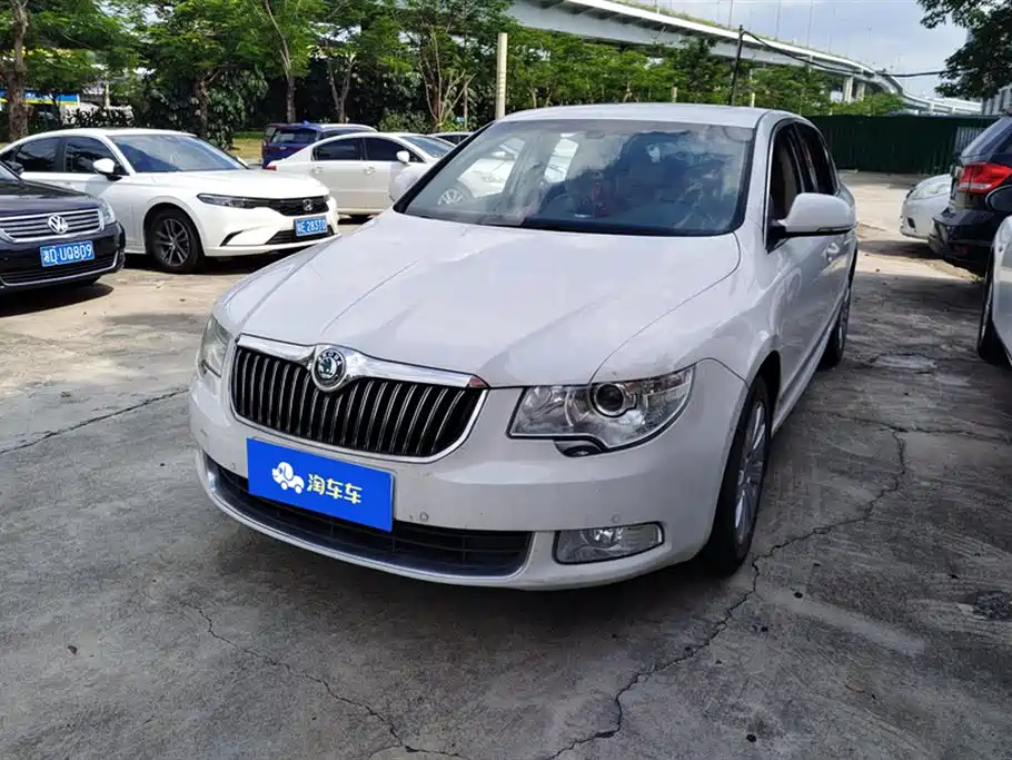 Skoda Superb 2013 — фото 1