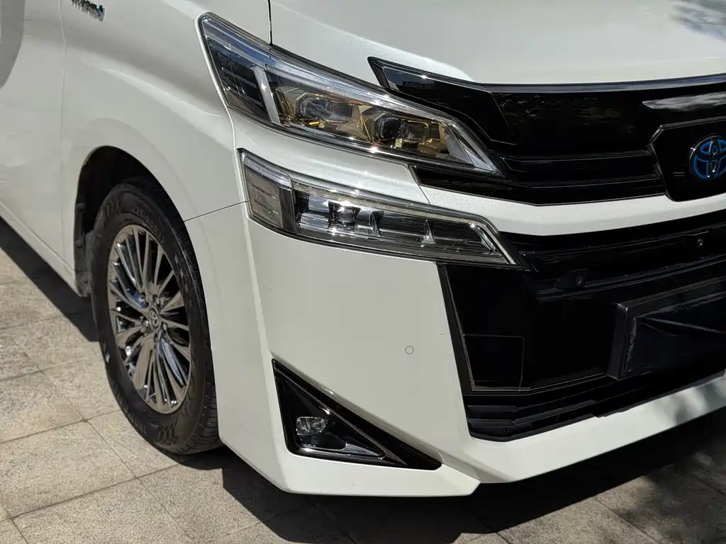 Toyota Vellfire 2021 — фото 17