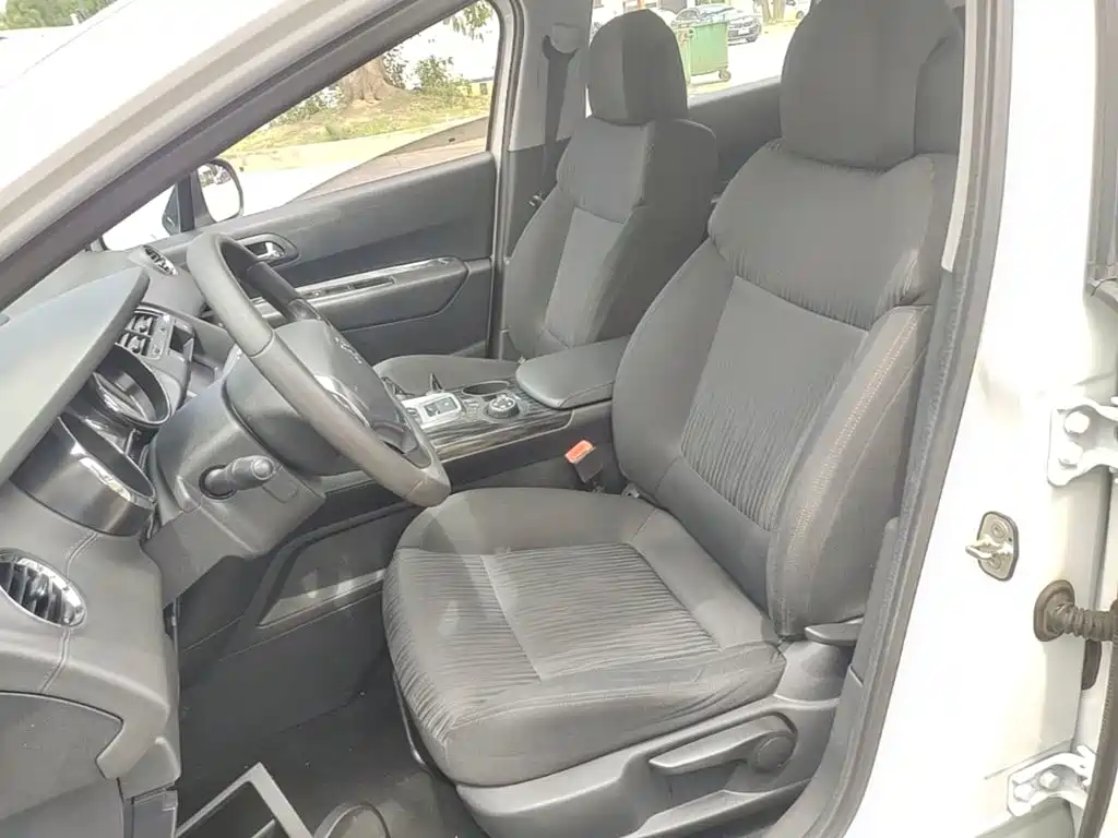Peugeot 3008 2016 — фото 15