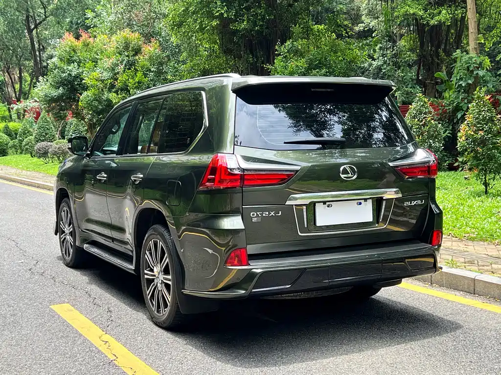 Lexus LX 2022 — фото 18