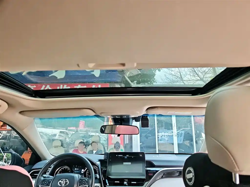 Toyota Camry 2023 — фото 14