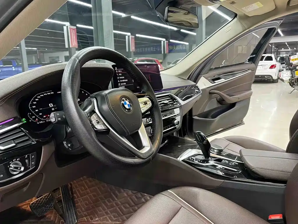 BMW 5 Series 2021