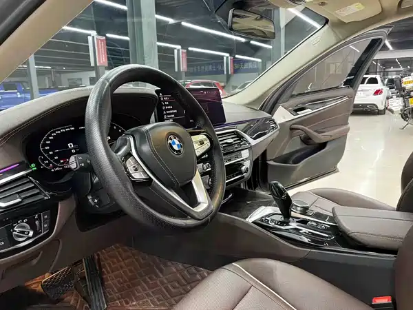 BMW 5 Series 2021