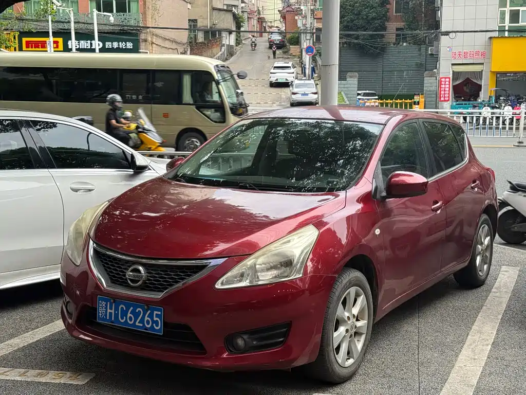 Nissan Tiida 2014