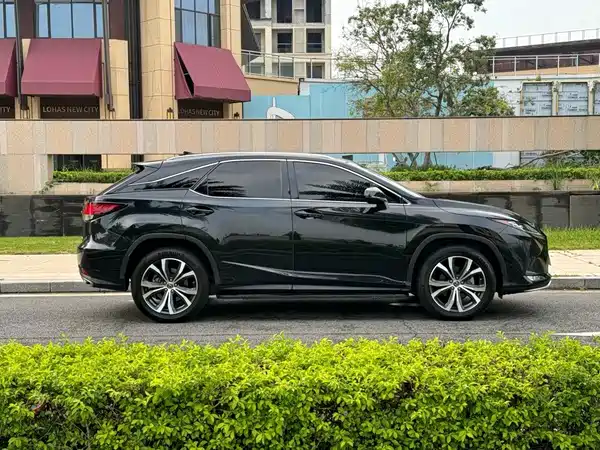 Lexus RX 2022