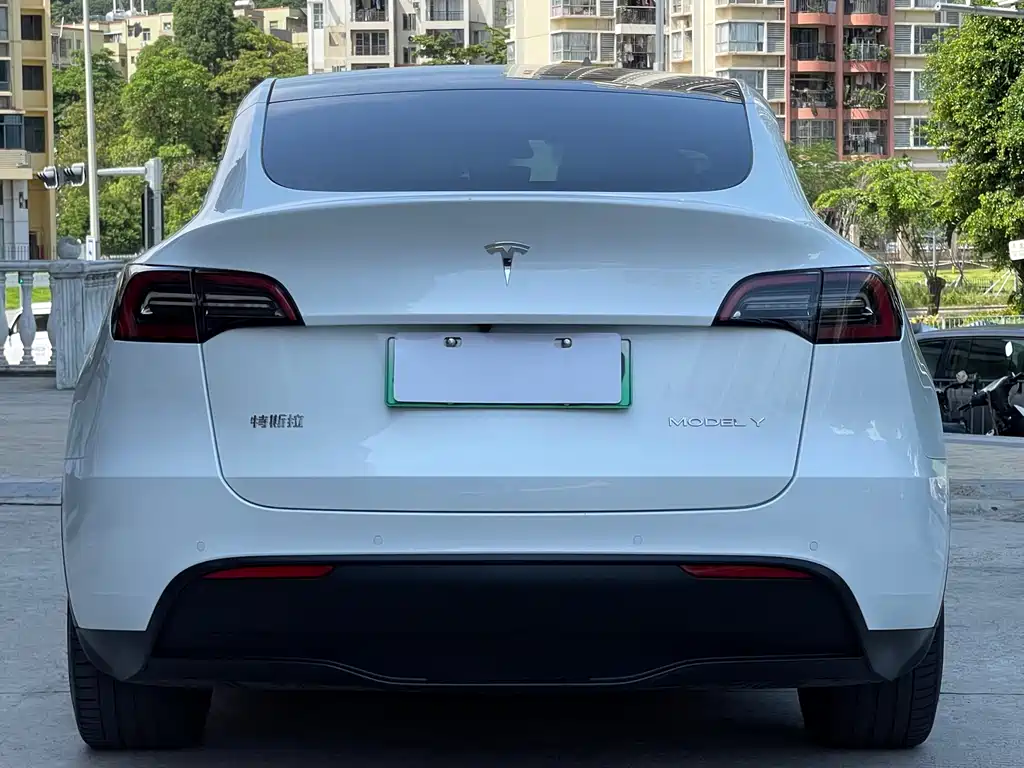 Tesla Model Y 2023 — фото 5