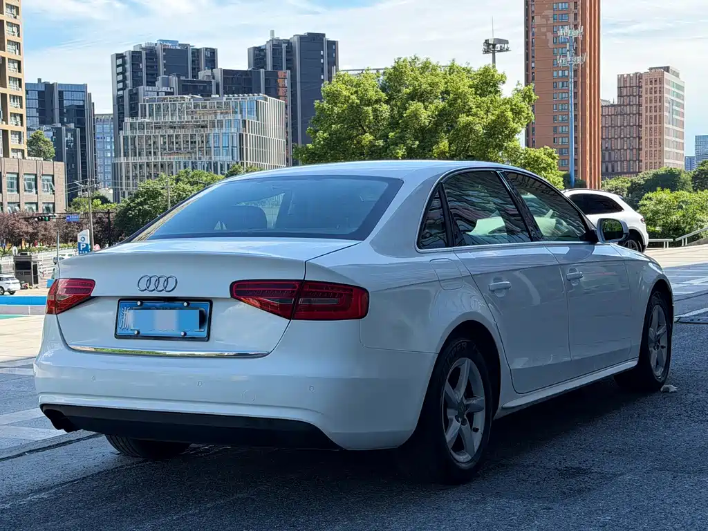 Audi A4L 2016