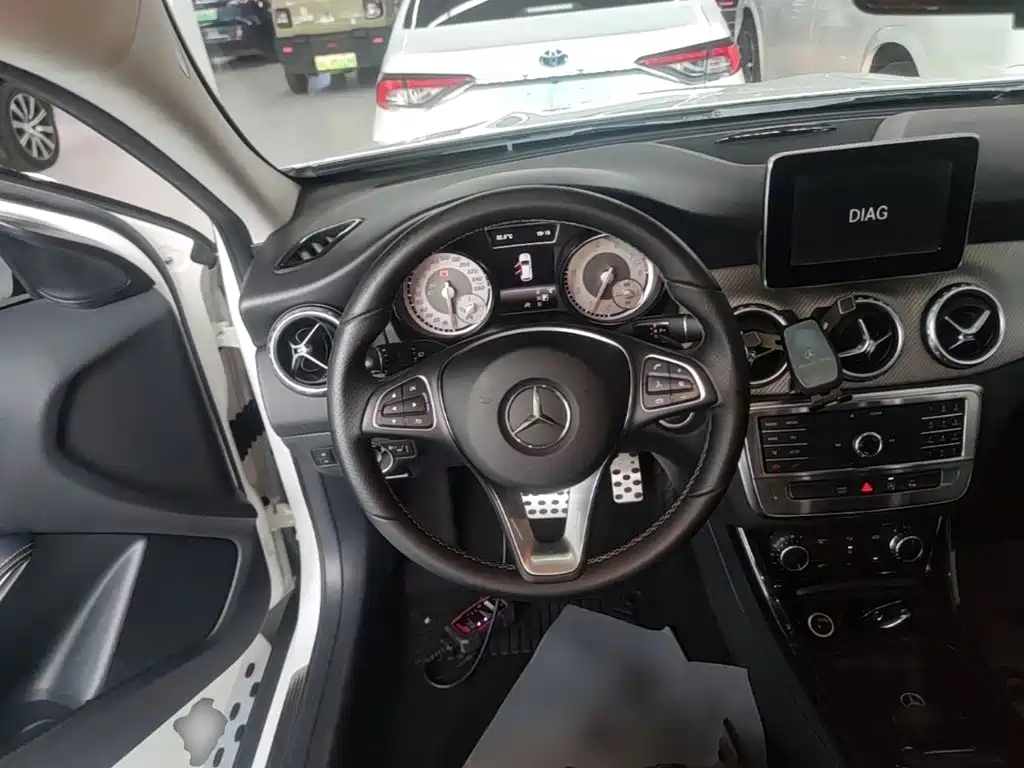 Mercedes-Benz GLA 2017 — фото 11
