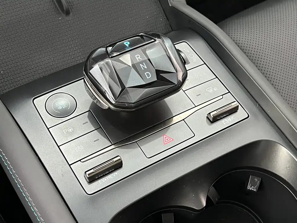 BYD Qin L 2025 — фото 18