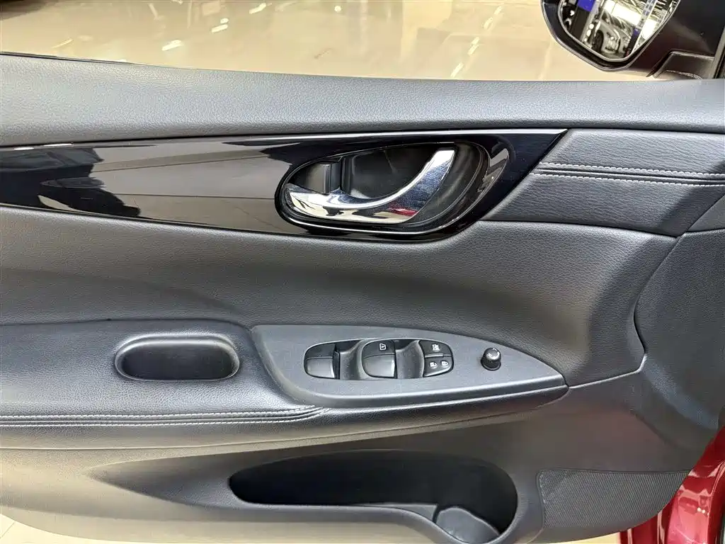 Nissan Tiida 2020 — фото 14