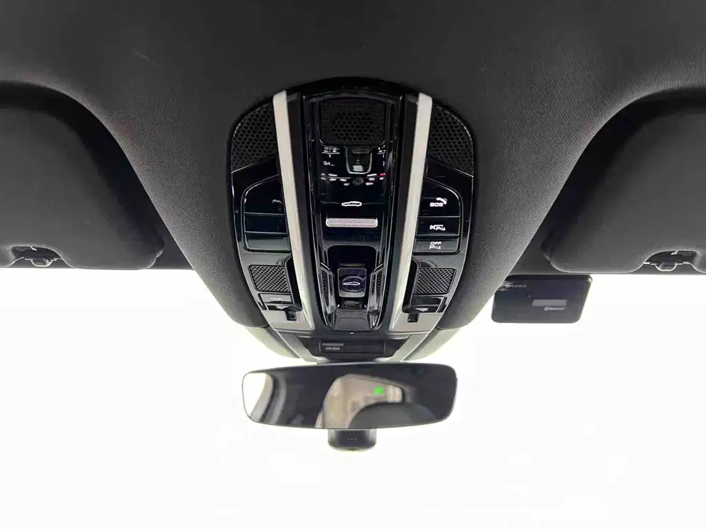 Porsche Cayenne 2019 — фото 19