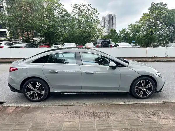 Mercedes-Benz EQE 2023