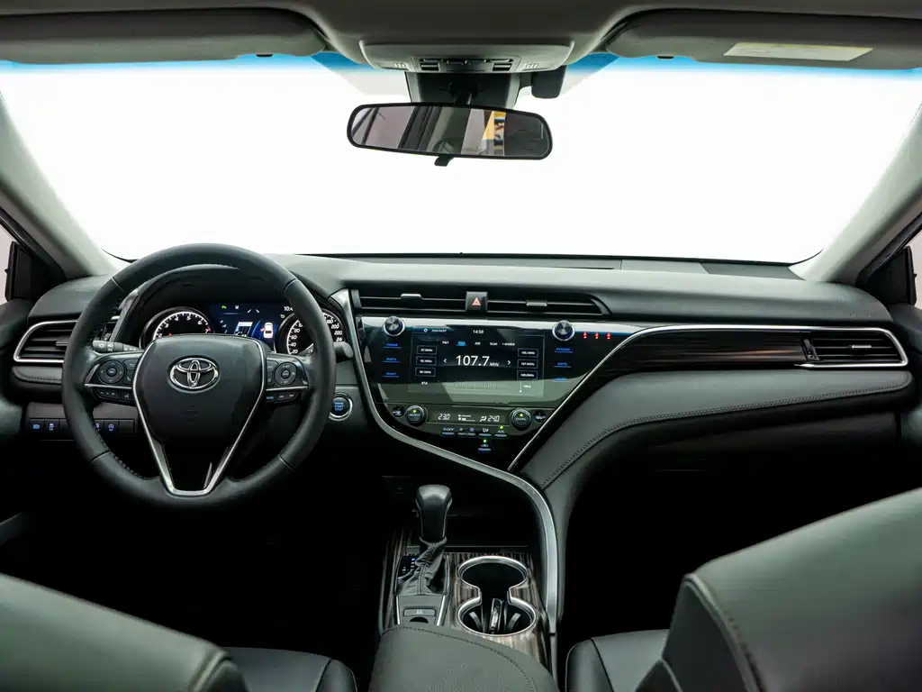Toyota Camry 2021 — фото 15