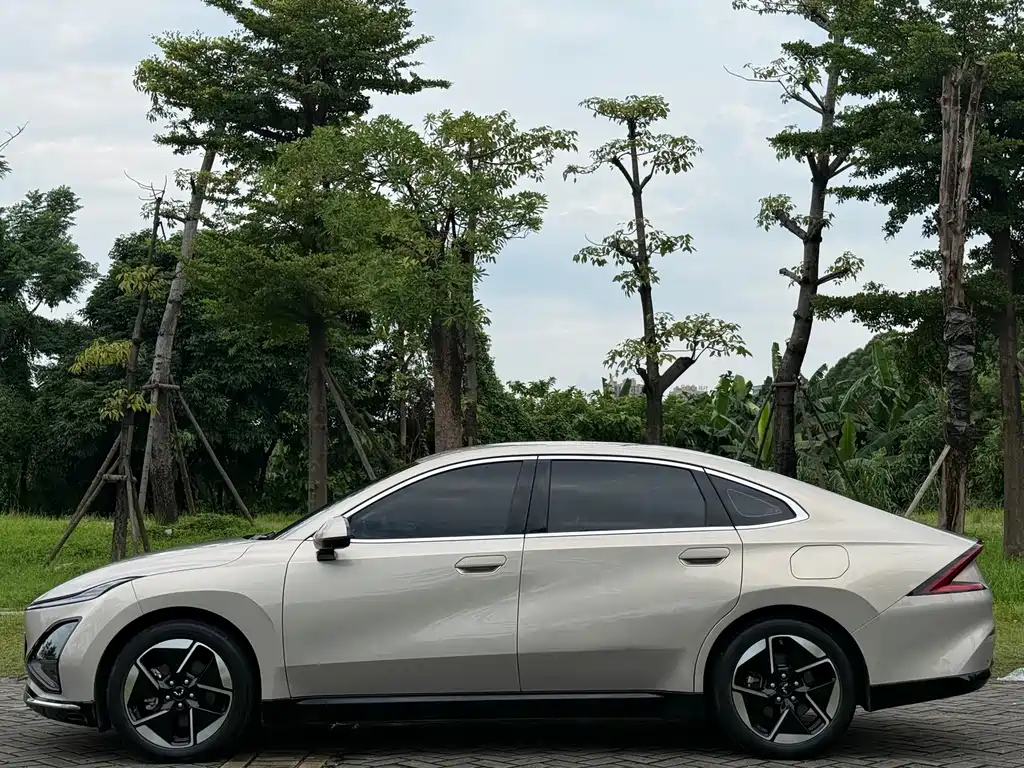 Wuling Starlight 2024