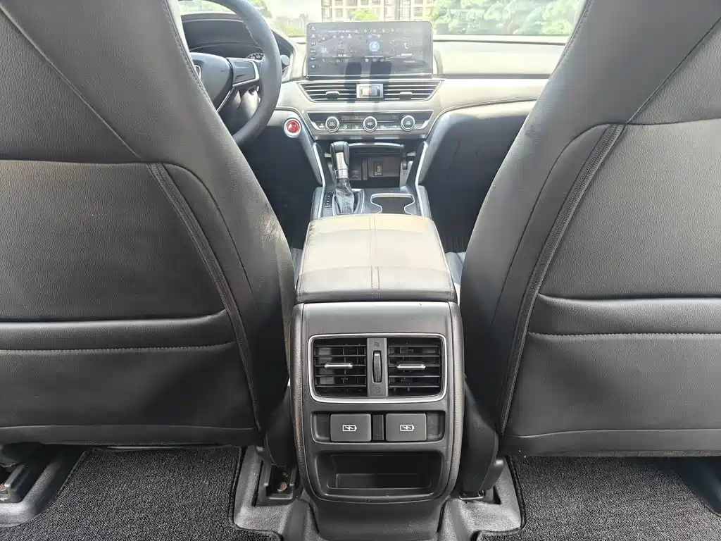 Honda Accord 2022 — фото 17
