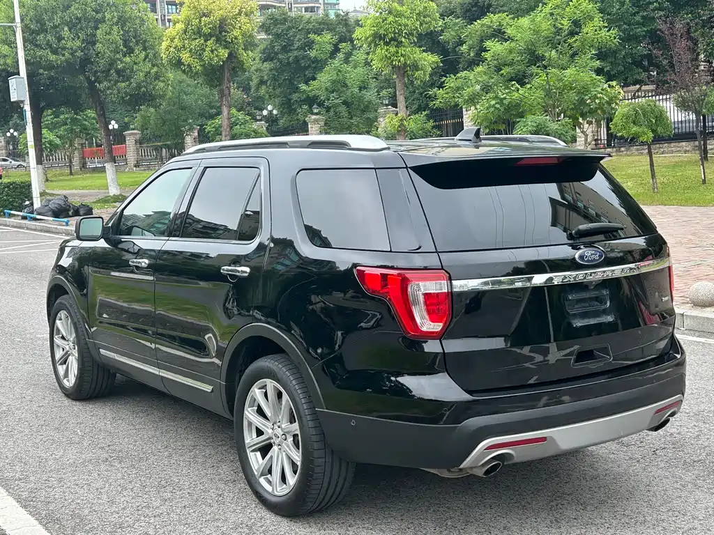 Ford Explorer 2016 — фото 10