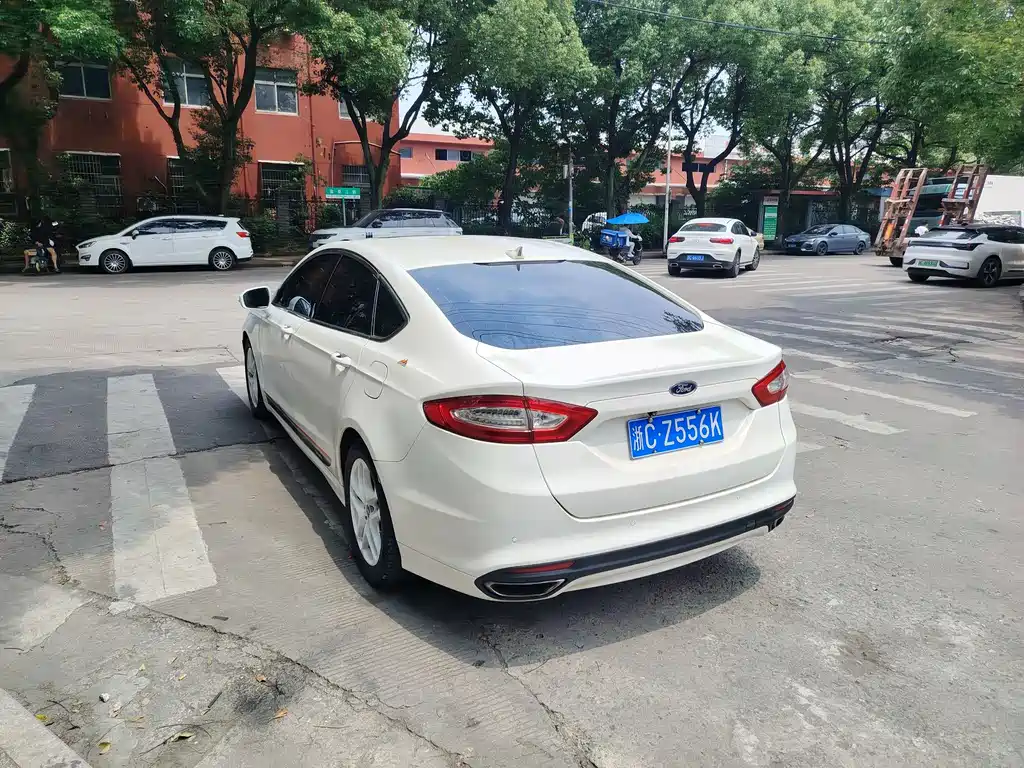 Ford Mondeo 2013 — фото 12