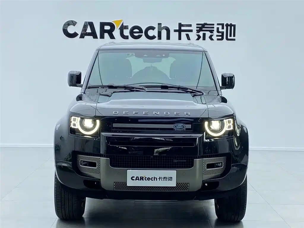 Land Rover Defender 2023