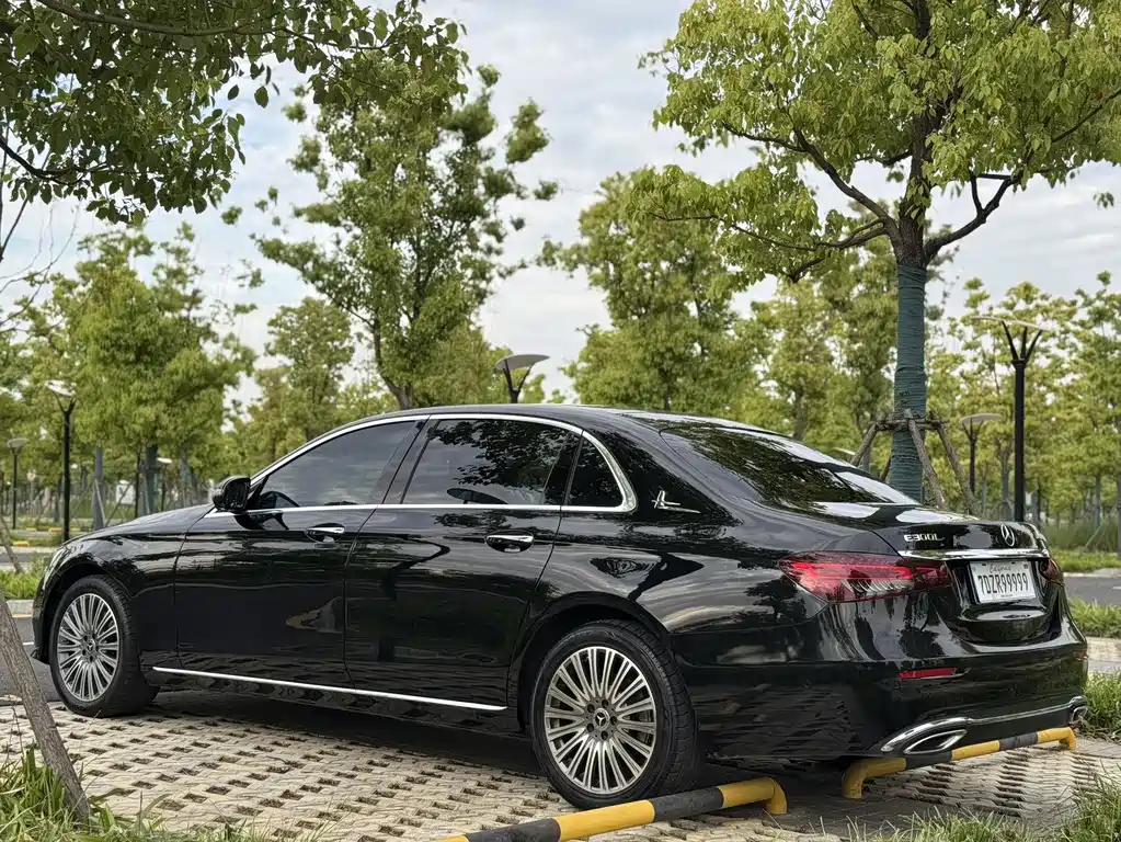 Mercedes-Benz E-Class 2023
