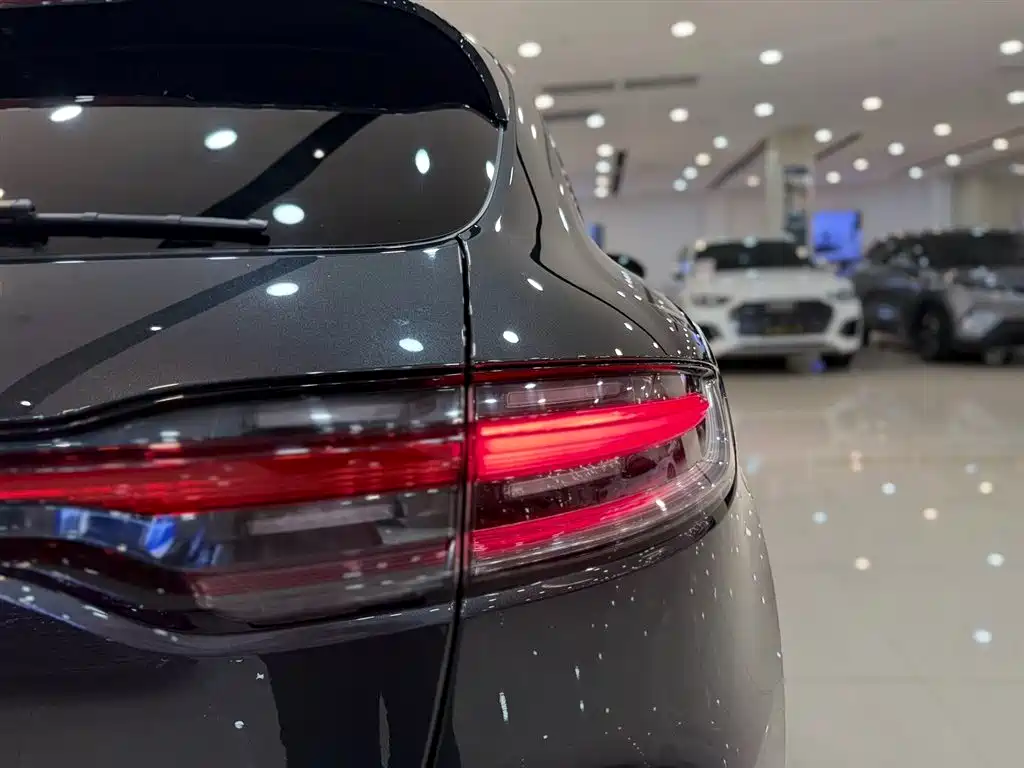 Porsche Macan 2023 — фото 14