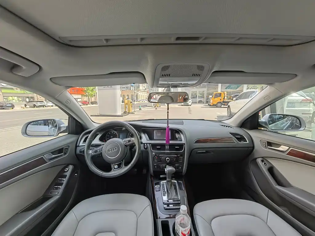 Audi A4L 2012