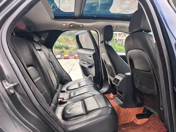 Jaguar F-PACE 2018