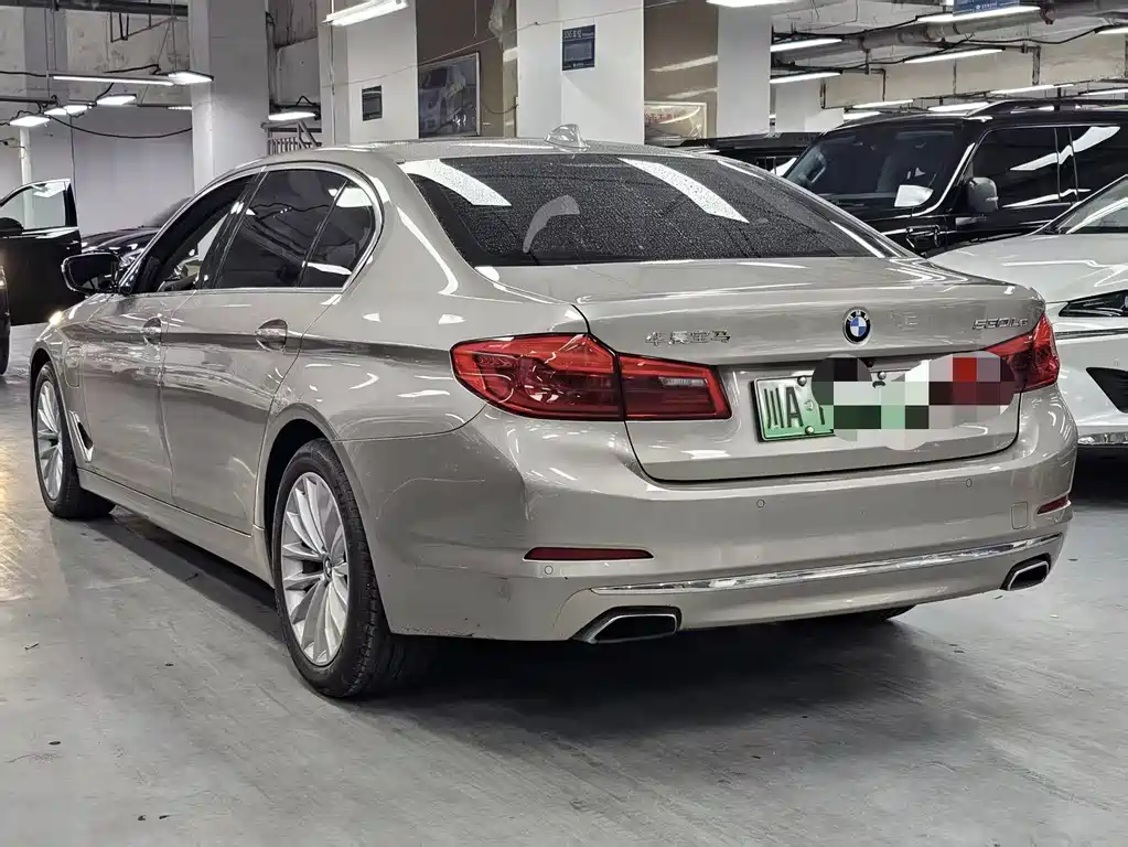 BMW 5 Series New Energy 2019 — фото 6