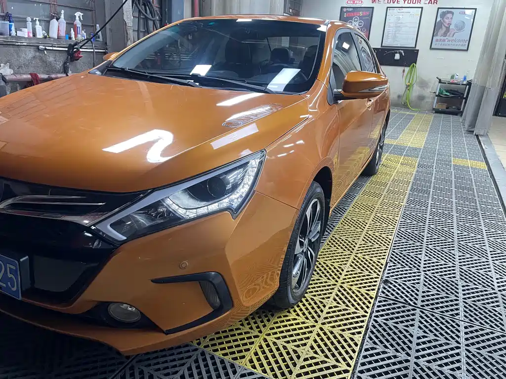 BYD Qin NEV 2015 — фото 40
