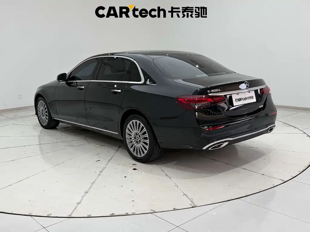 Mercedes-Benz E-Class 2023 — фото 6