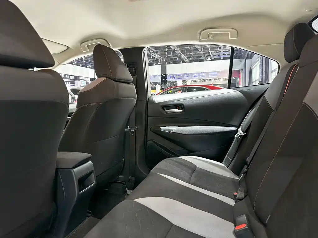 Toyota Corolla 2023 — фото 13