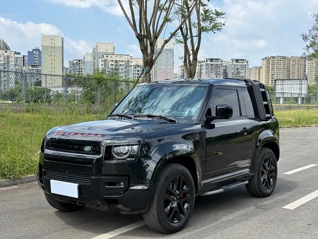 Land Rover Defender 2024