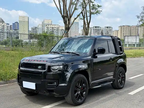 Land Rover Defender 2023