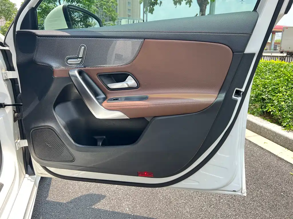 Mercedes-Benz A-Class 2019 — фото 40