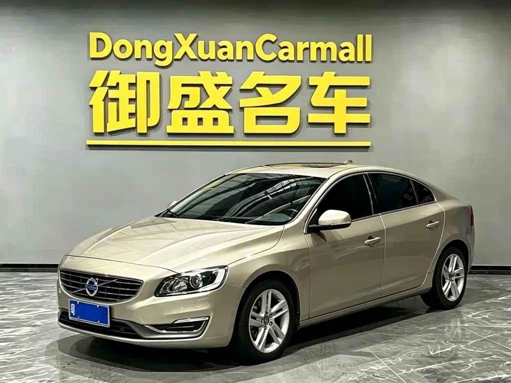 Volvo S60 2015 — фото 1