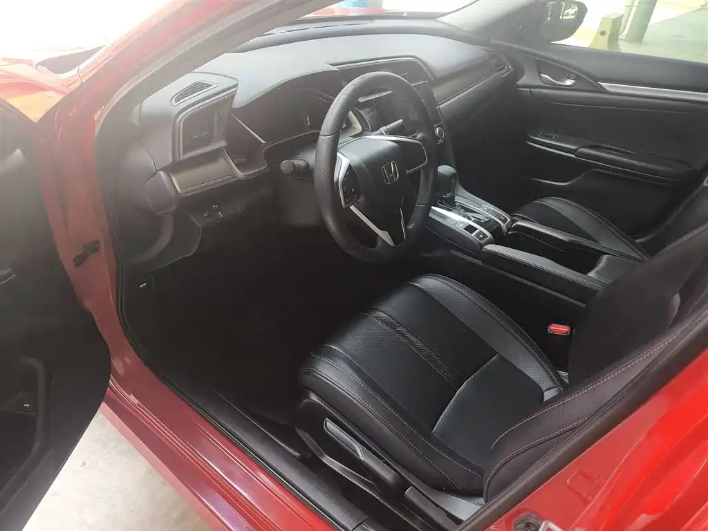 Honda Civic 2018 — фото 17