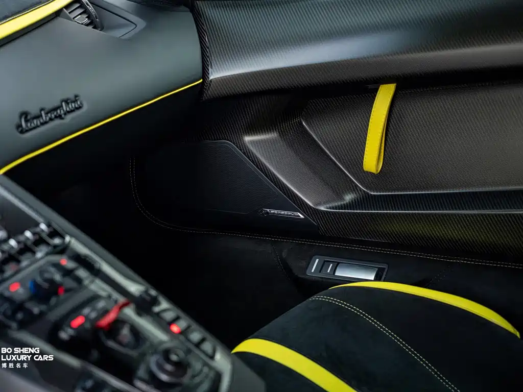 Lamborghini Aventador 2019 — фото 17