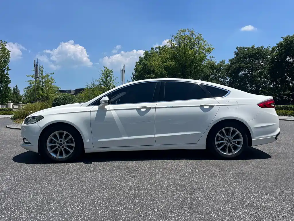Ford Mondeo 2018 — фото 4