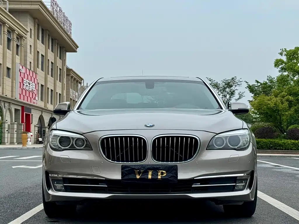 BMW 7 Series 2015 — фото 2