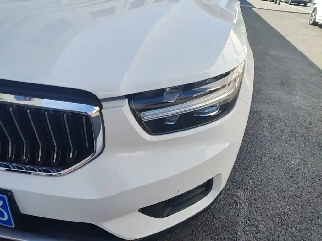 Volvo XC40 2020 — фото 24